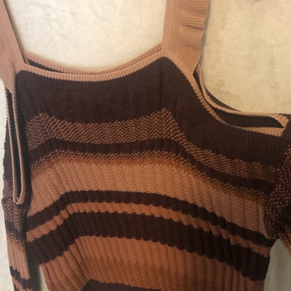 Cold shoulder shirt - Picture 3 of 4